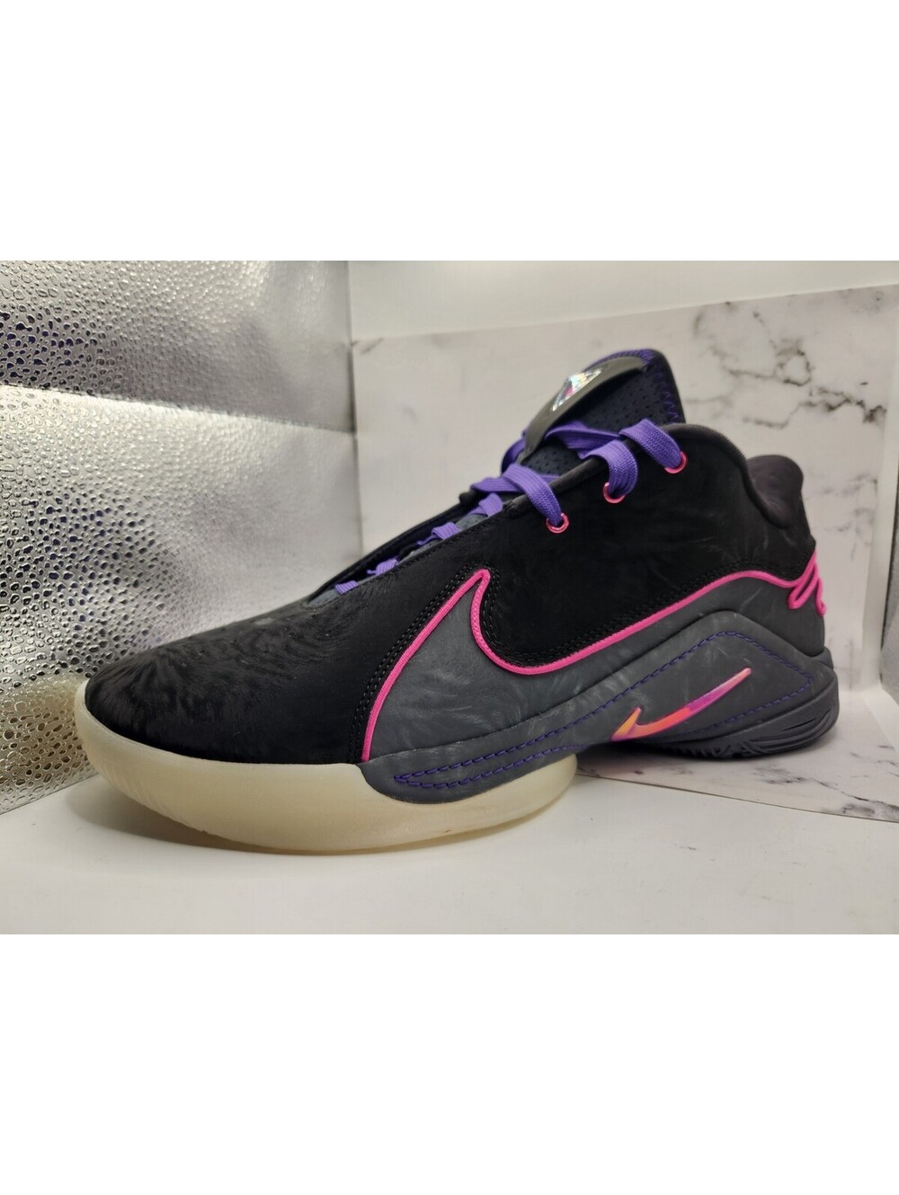 🔥Nike LeBron 22 Blacklight Black Laser Fuchsia Dark Grey Size 11 New 🔥